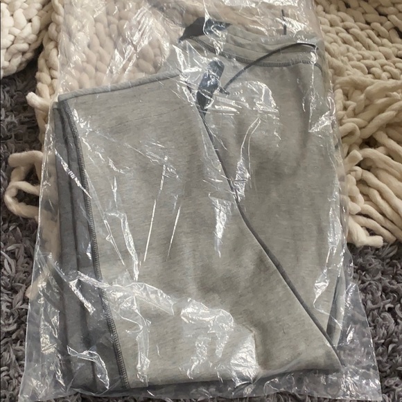 Nike Sportswear Tech Fleece- Sz Med- NWT - Picture 8 of 8